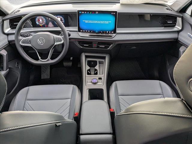New 2025 Volkswagen Tiguan SE image 15