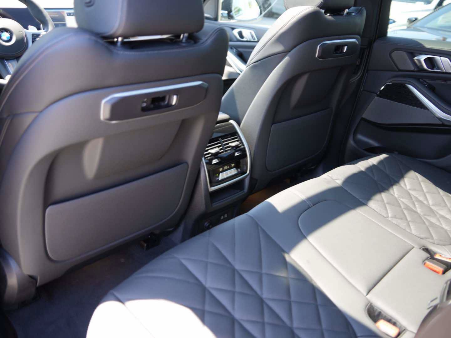 New 2026 BMW X5 xDrive40i w/ M Sport Package AWD/4WD image 10