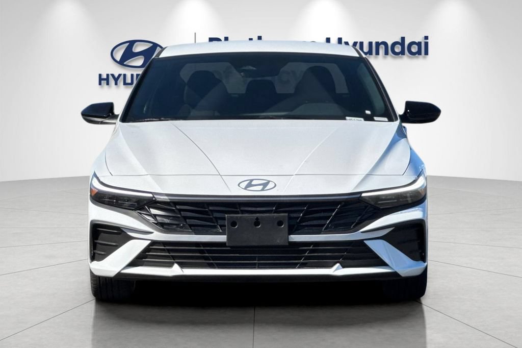 Used 2025 Hyundai Elantra Sport FWD image 6