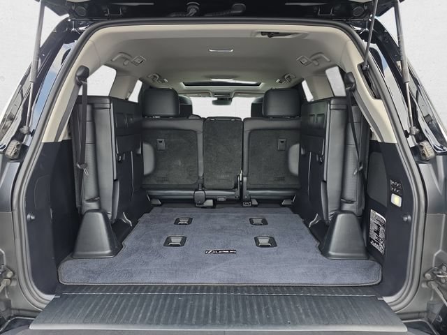Used 2019 Lexus LX 570 4WD w/ Luxury Package image 14