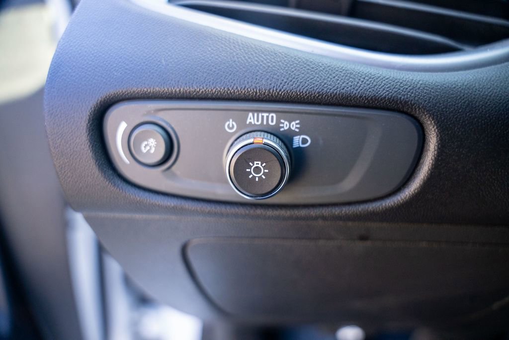 Used 2022 Chevrolet Malibu RS image 20