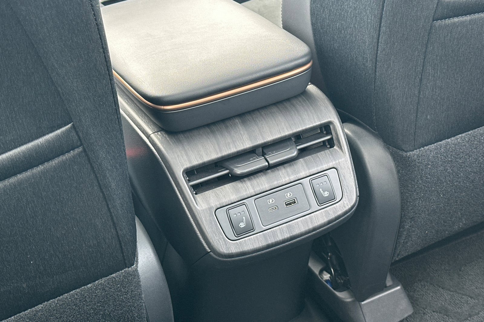 Certified 2024 Nissan Ariya FWD image 14