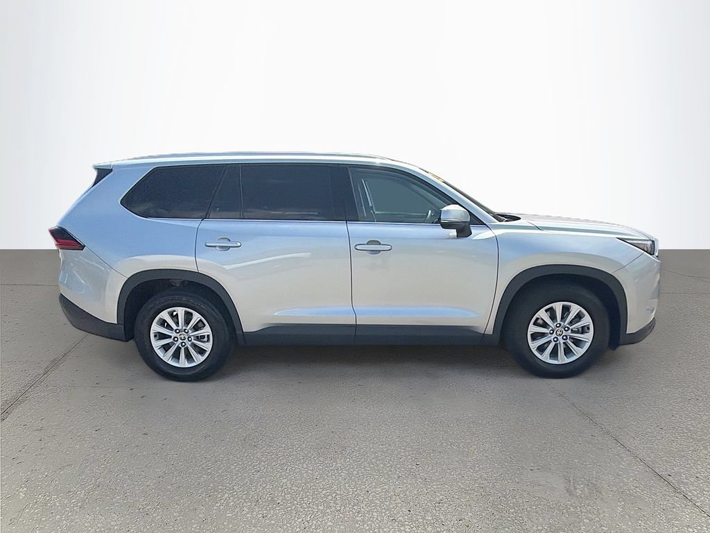 Used 2025 Toyota Grand Highlander FWD image 3