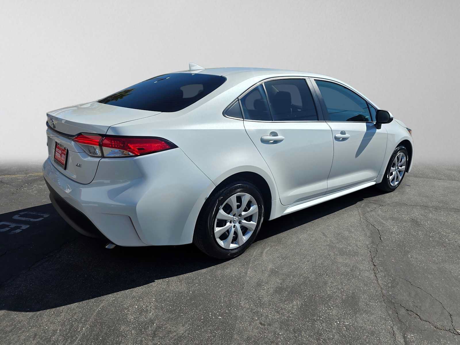 Used 2026 Toyota Corolla LE FWD image 3