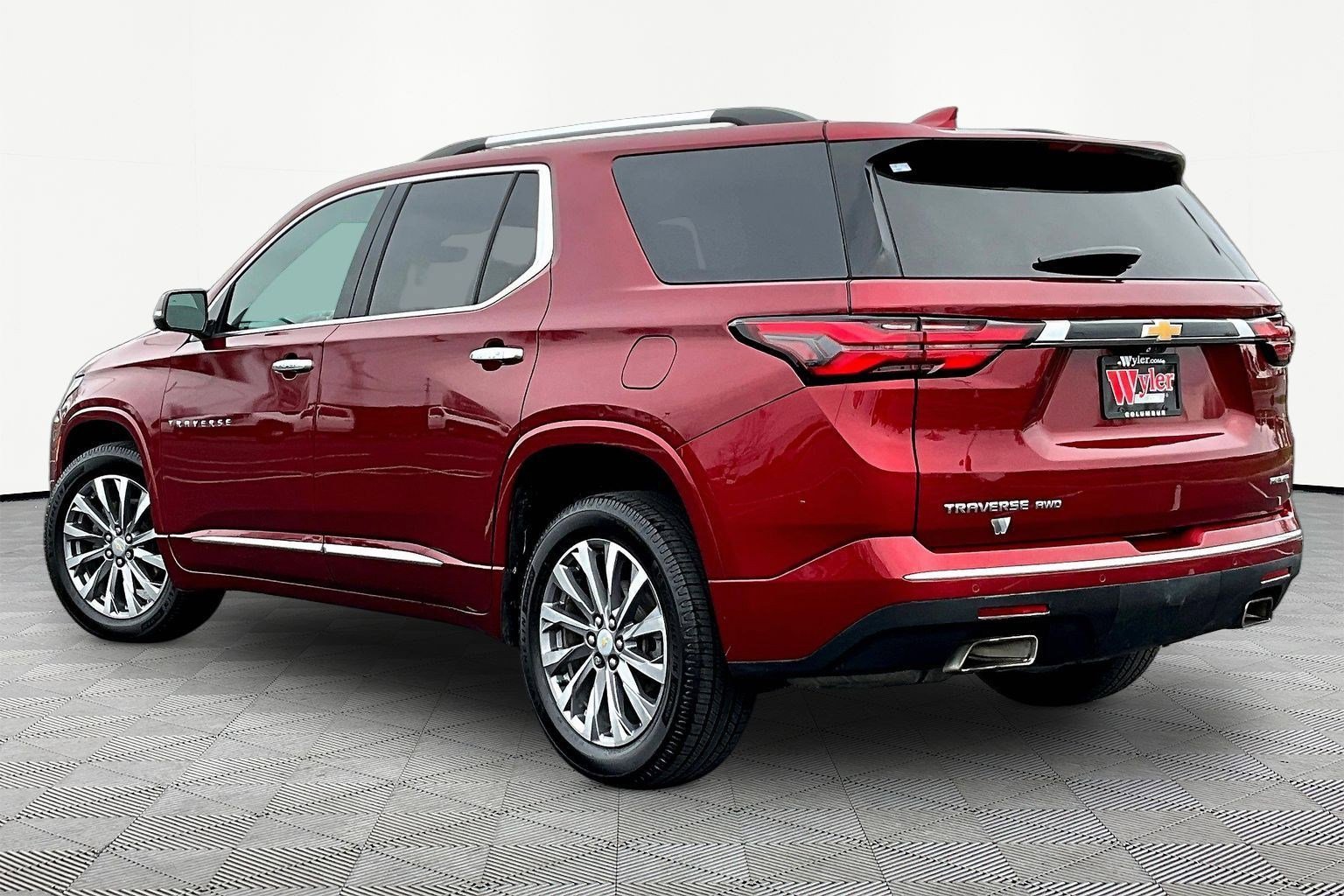 Used 2022 Chevrolet Traverse Premier image 4