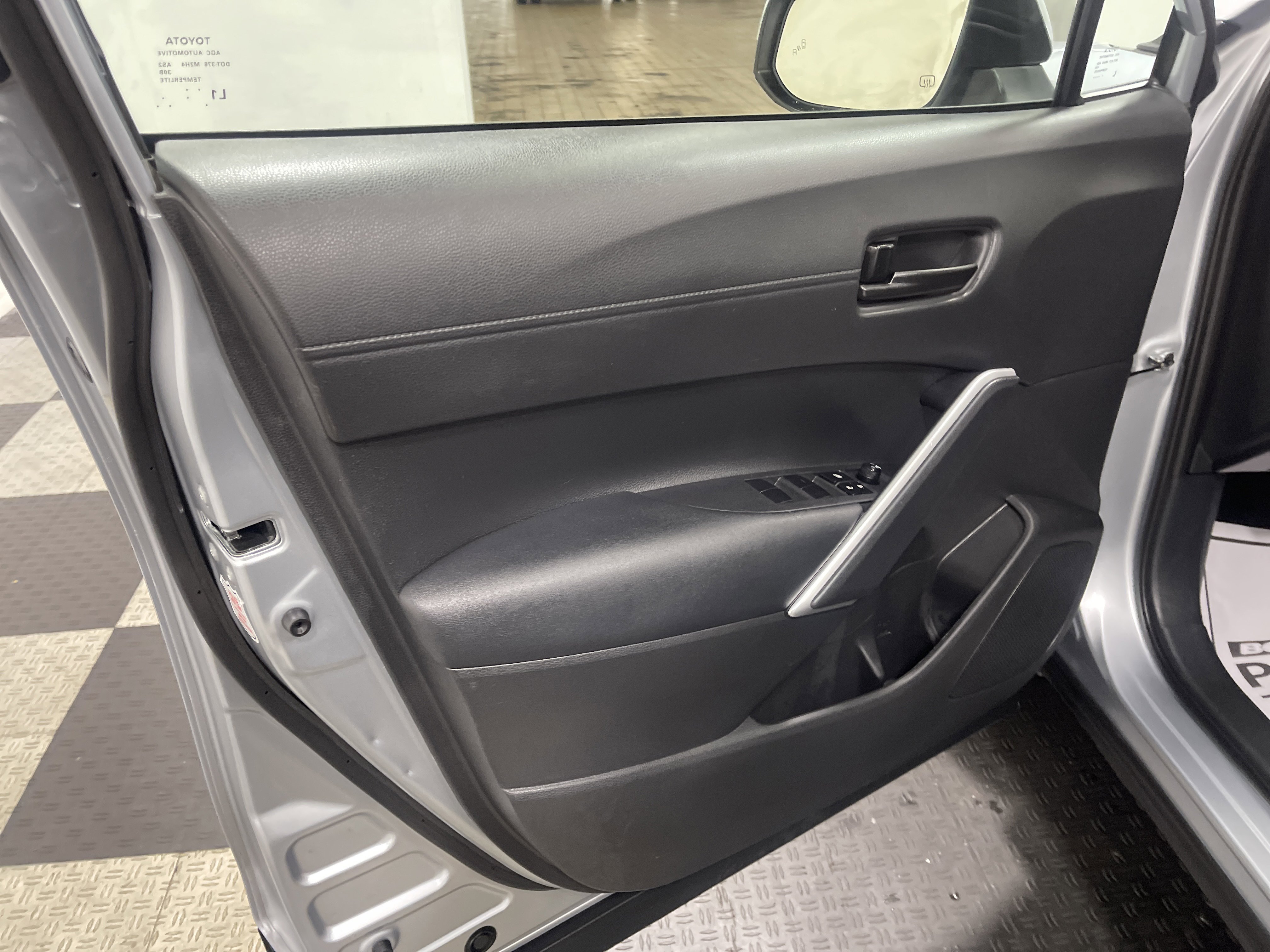 Used 2024 Toyota Corolla Cross LE image 10