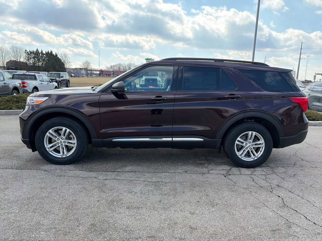 Used 2023 Ford Explorer XLT w/ Equipment Group 202A image 4