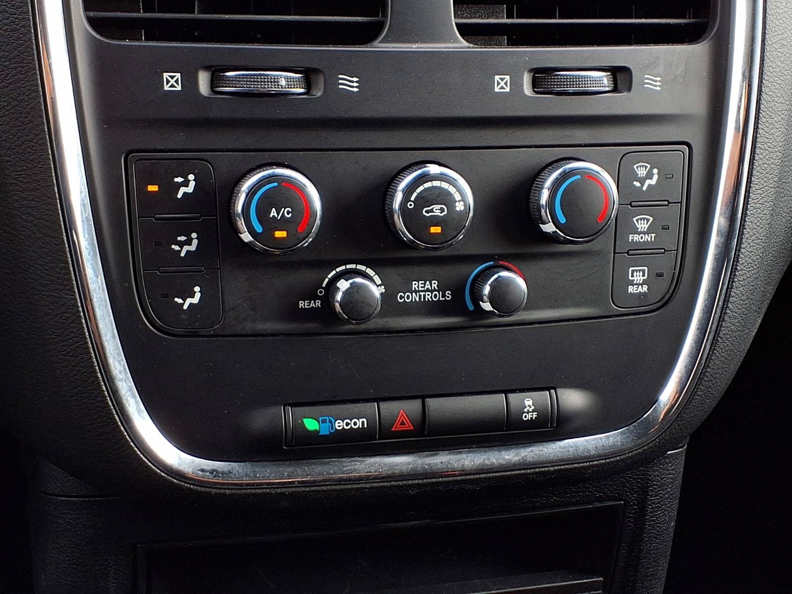 Used 2018 Dodge Grand Caravan SE image 14