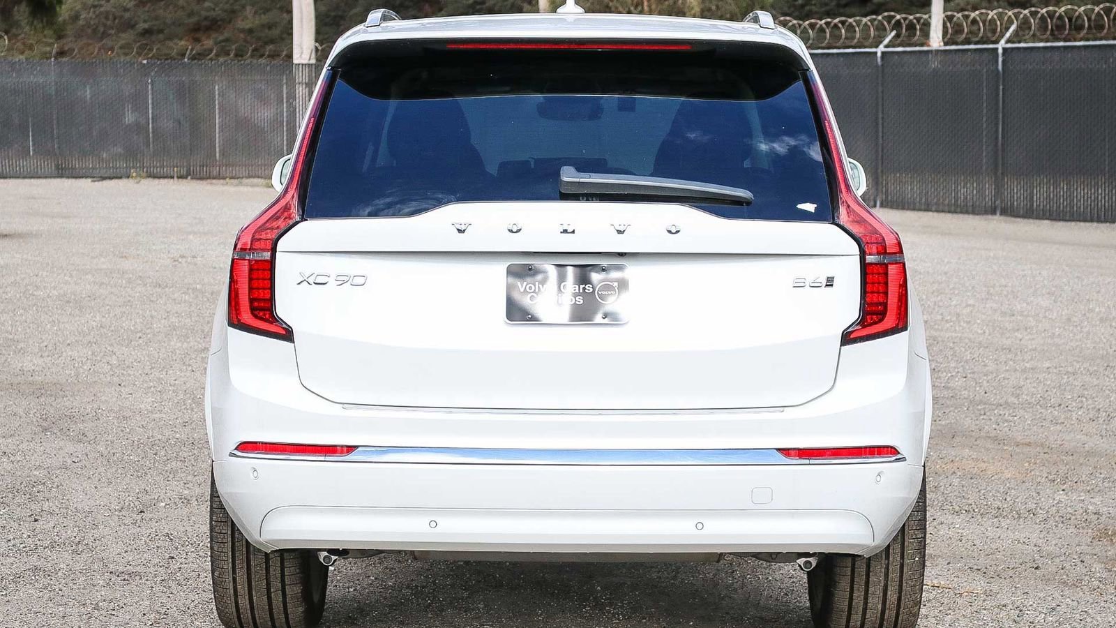 Used 2025 Volvo XC90 B6 Core w/ Protection Package Premier AWD/4WD image 7