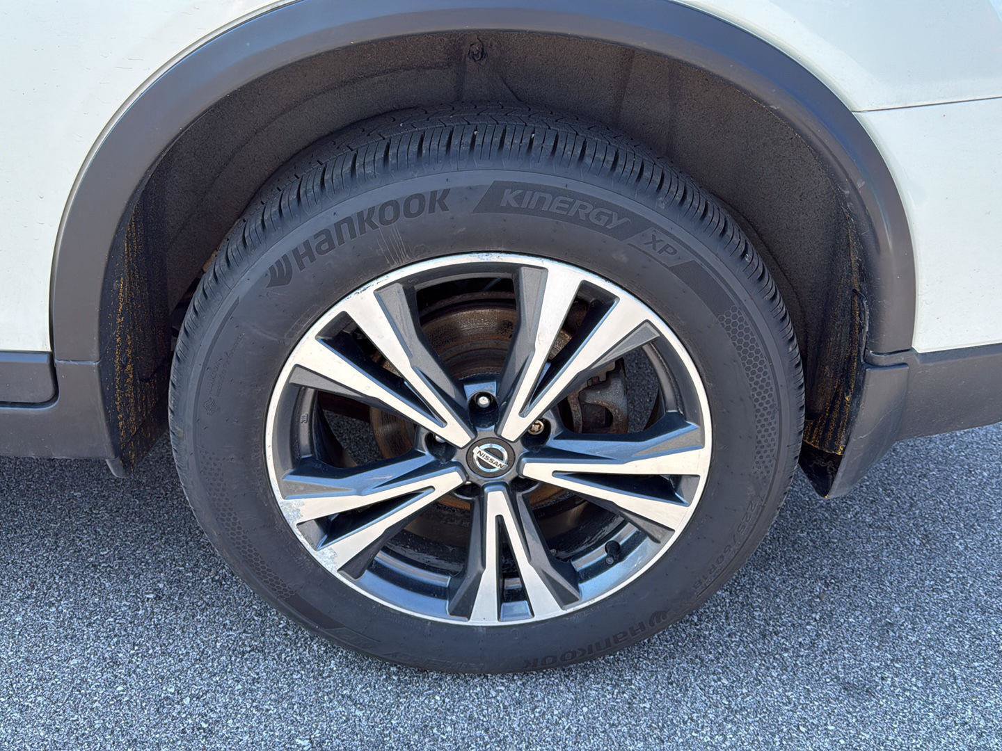 Used 2019 Nissan Rogue SL AWD/4WD image 16