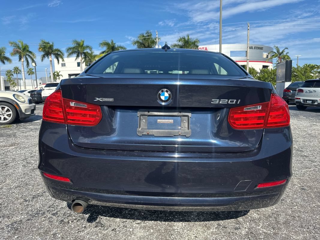 Used 2014 BMW 320i xDrive Sedan AWD/4WD image 6