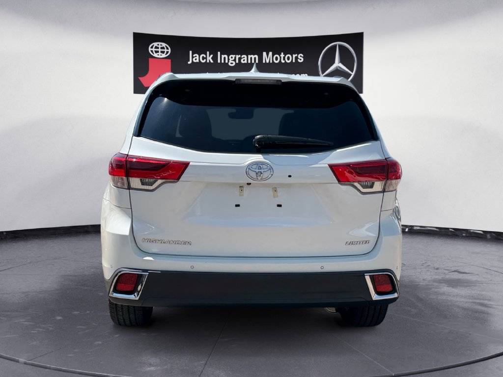 Used 2019 Toyota Highlander Limited FWD image 4