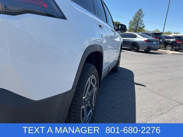 Used 2026 Jeep Cherokee Laredo AWD/4WD image 5