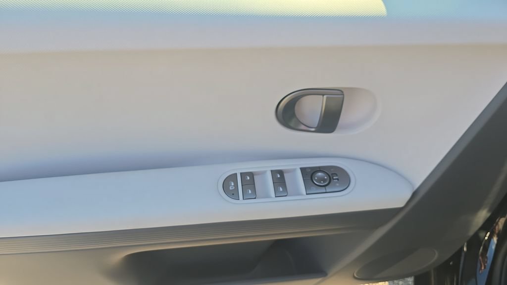 New 2026 Hyundai Ioniq 5 SEL AWD/4WD image 16