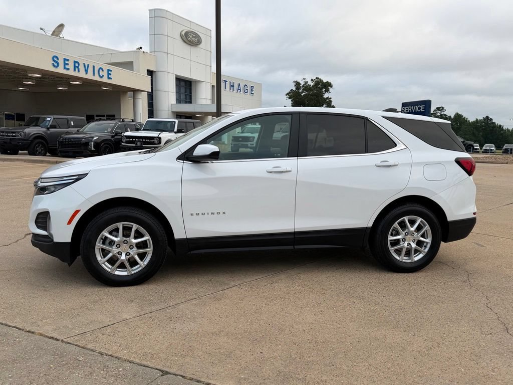 Used 2024 Chevrolet Equinox LT AWD/4WD image 2