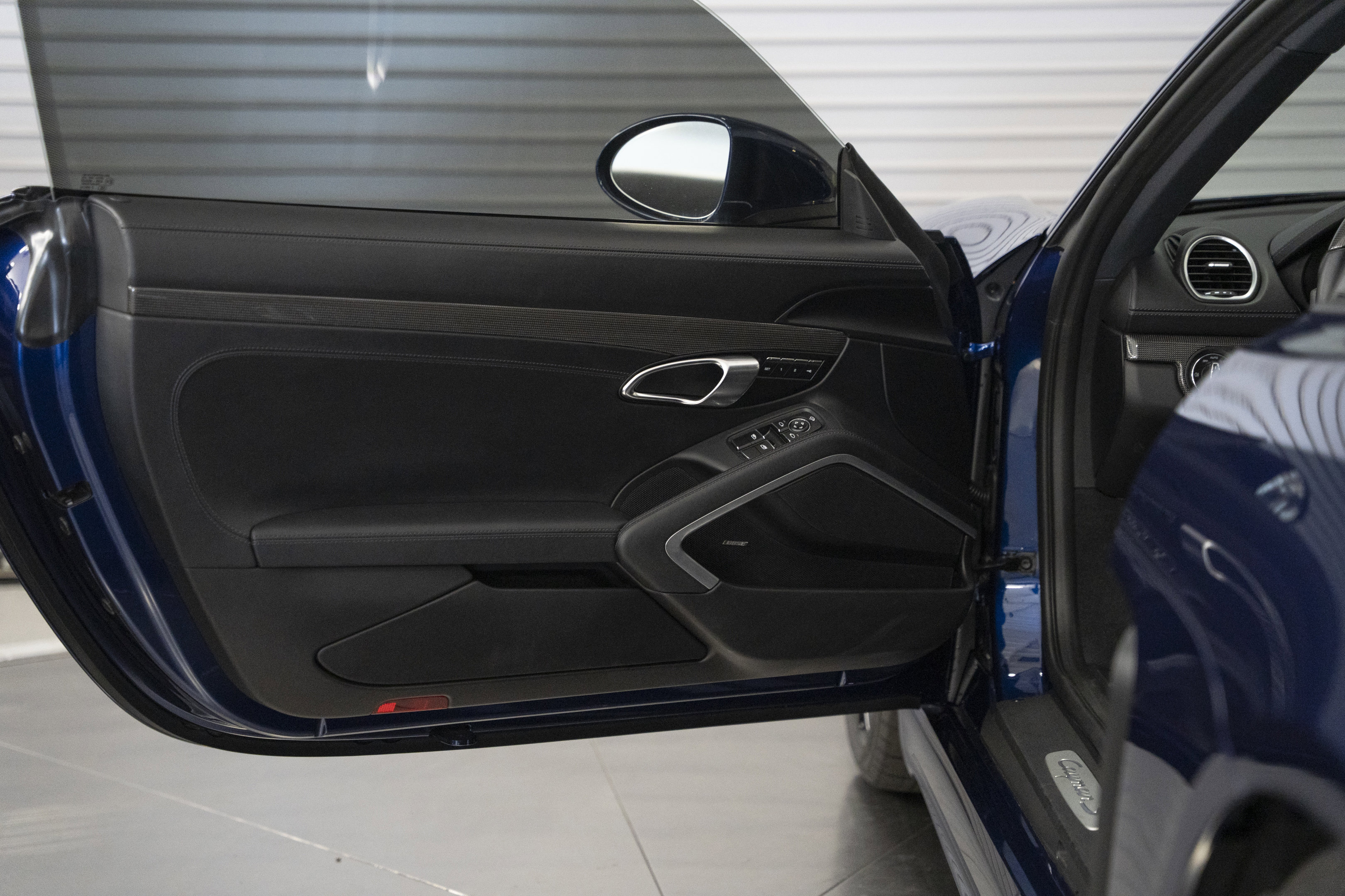 Used 2025 Porsche 718 Cayman S RWD image 20