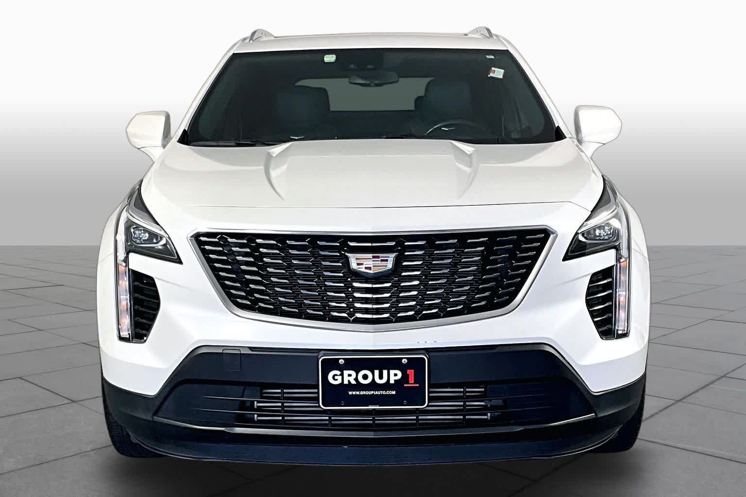 Certified 2023 Cadillac XT4 Luxury w/ Cold Weather Package FWD image 4