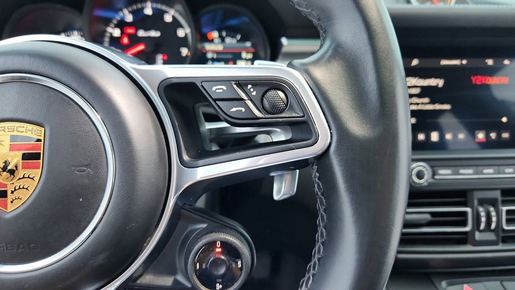Used 2020 Porsche Macan Turbo image 31