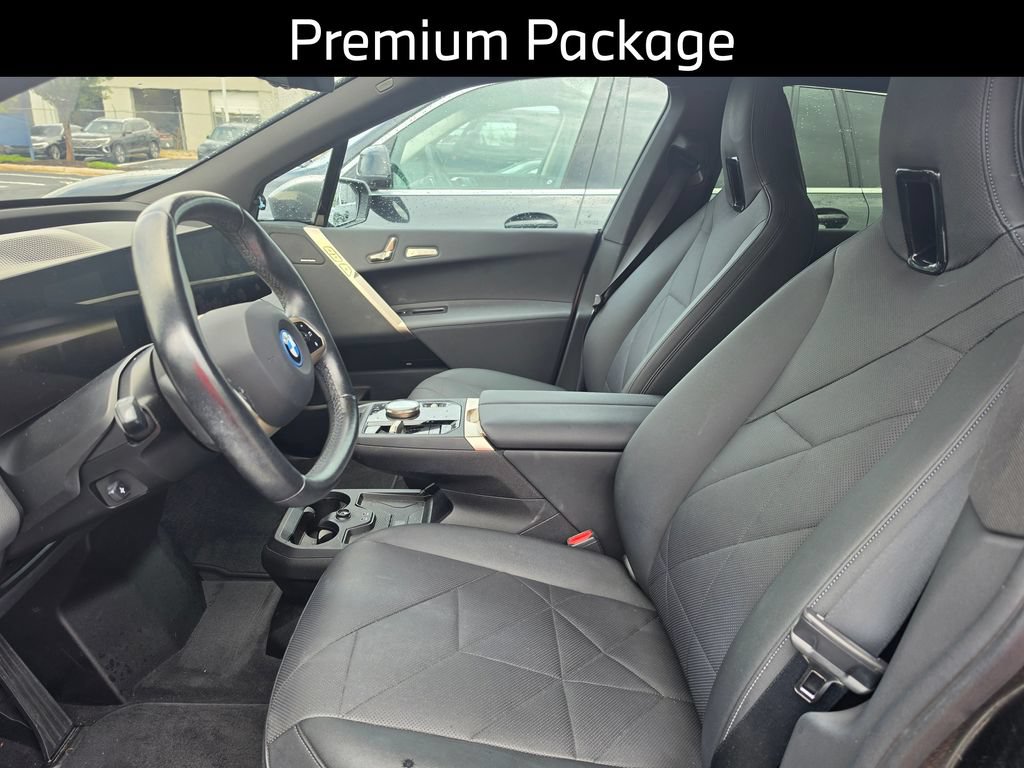 Used 2024 BMW iX xDrive50 w/ Premium Package AWD/4WD image 9