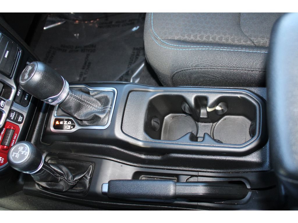 Used 2024 Jeep Wrangler Unlimited Rubicon 4xe w/ Technology Group AWD/4WD image 31