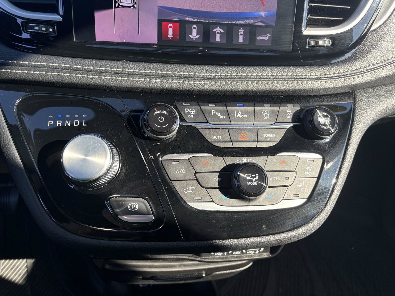 Used 2023 Chrysler Pacifica Touring-L w/ S Appearance Package FWD image 24