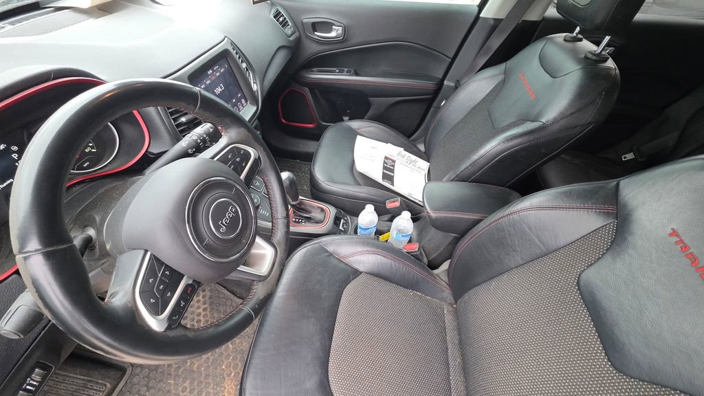Used 2018 Jeep Compass Trailhawk w/ Popular Equipment Group AWD/4WD image 12