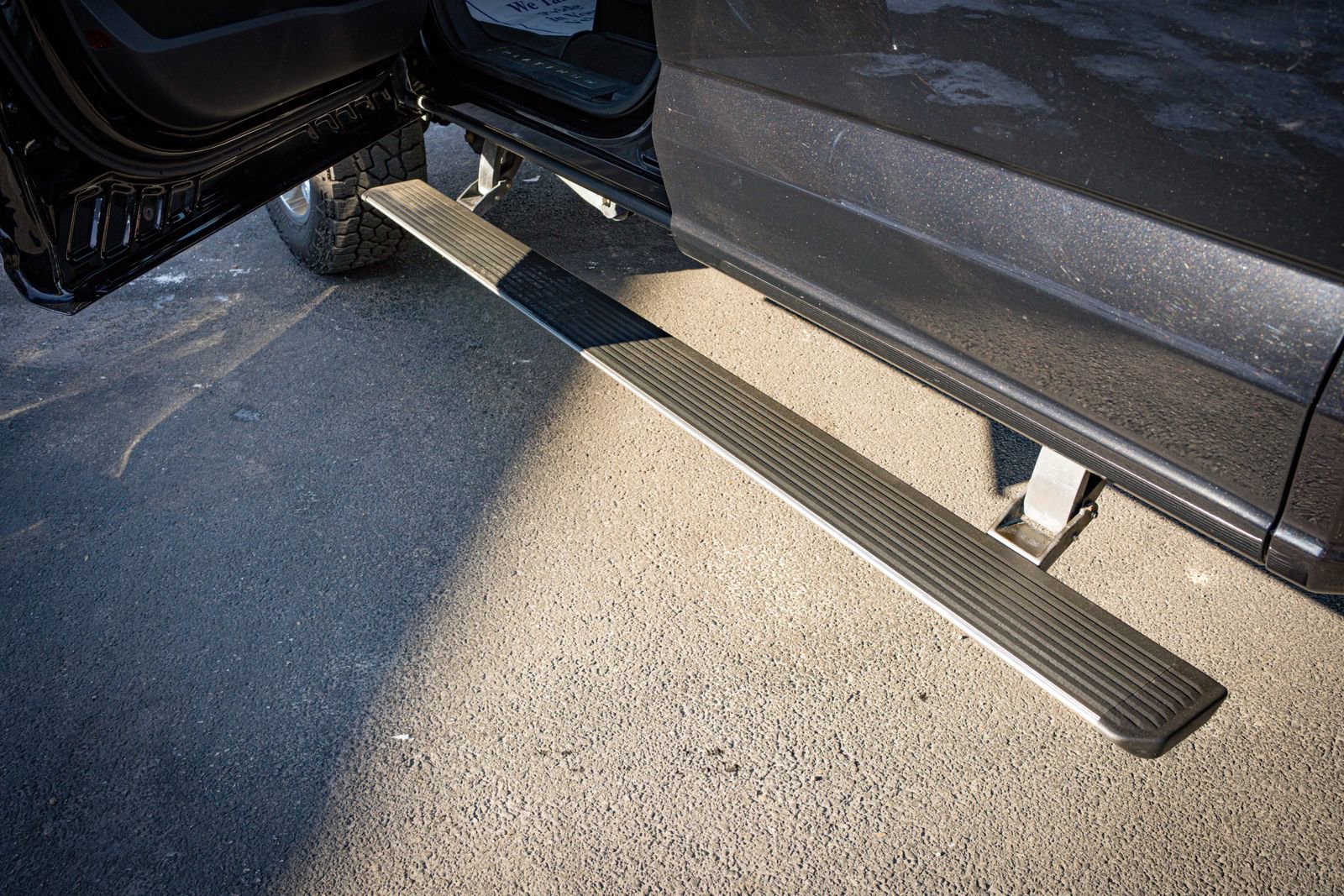 Used 2023 Ford F350 Platinum AWD/4WD image 12