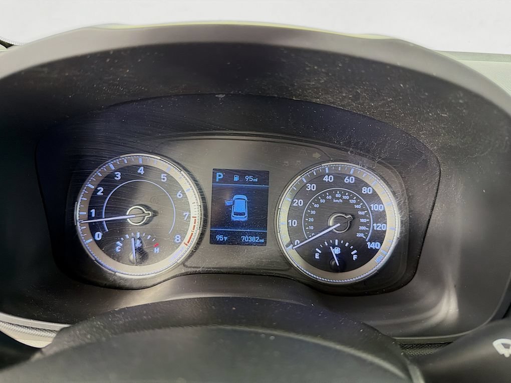 Used 2021 Hyundai Venue SEL FWD image 16