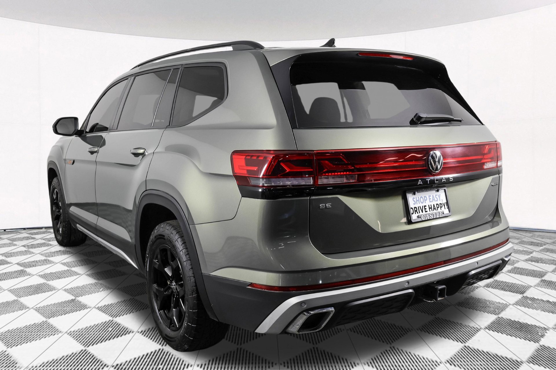 Used 2024 Volkswagen Atlas Peak Edition SE AWD/4WD image 19