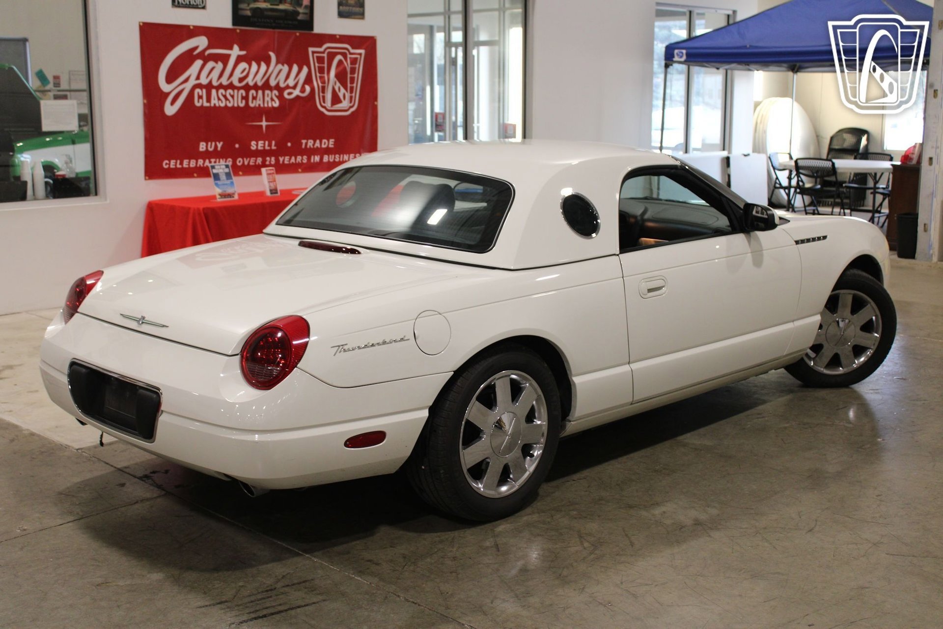 Used 2002 Ford Thunderbird image 11