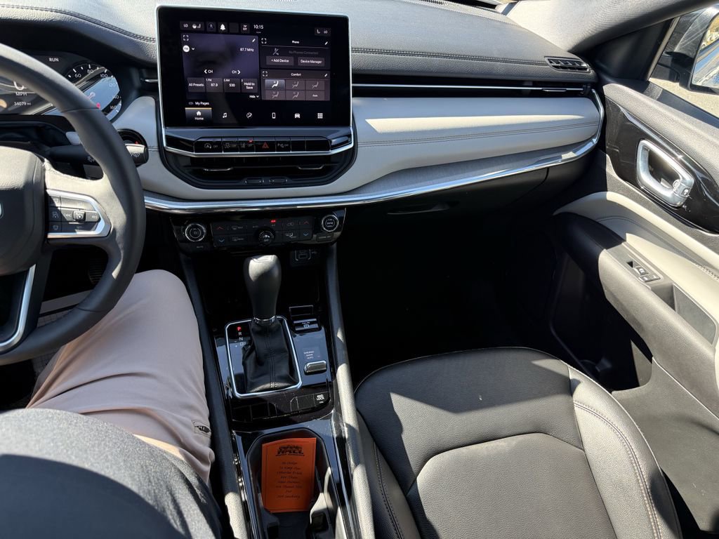 Used 2024 Jeep Compass Limited image 13