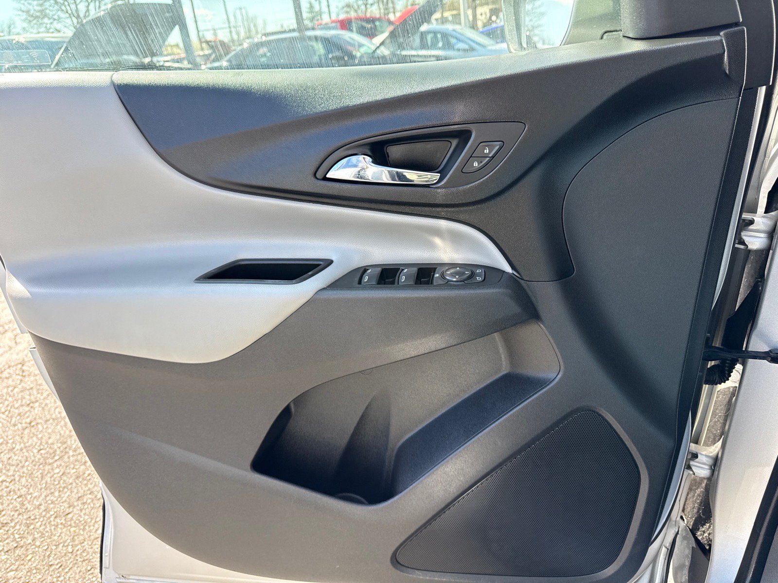 Used 2020 Chevrolet Equinox LS w/ LS Convenience Package FWD image 22