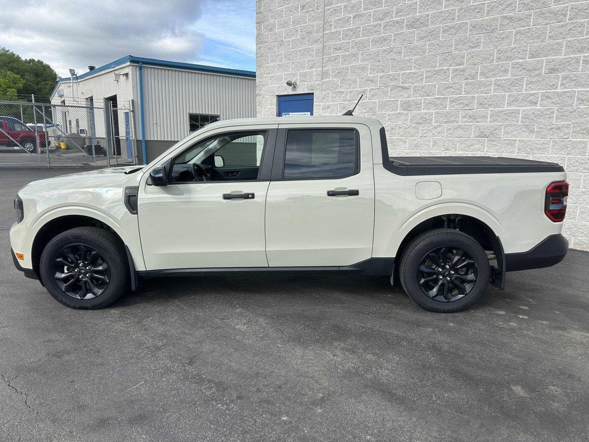 Used 2024 Ford Maverick XLT w/ XLT Luxury Package AWD/4WD image 4