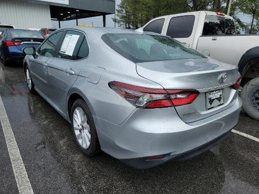 Used 2022 Toyota Camry LE image 5