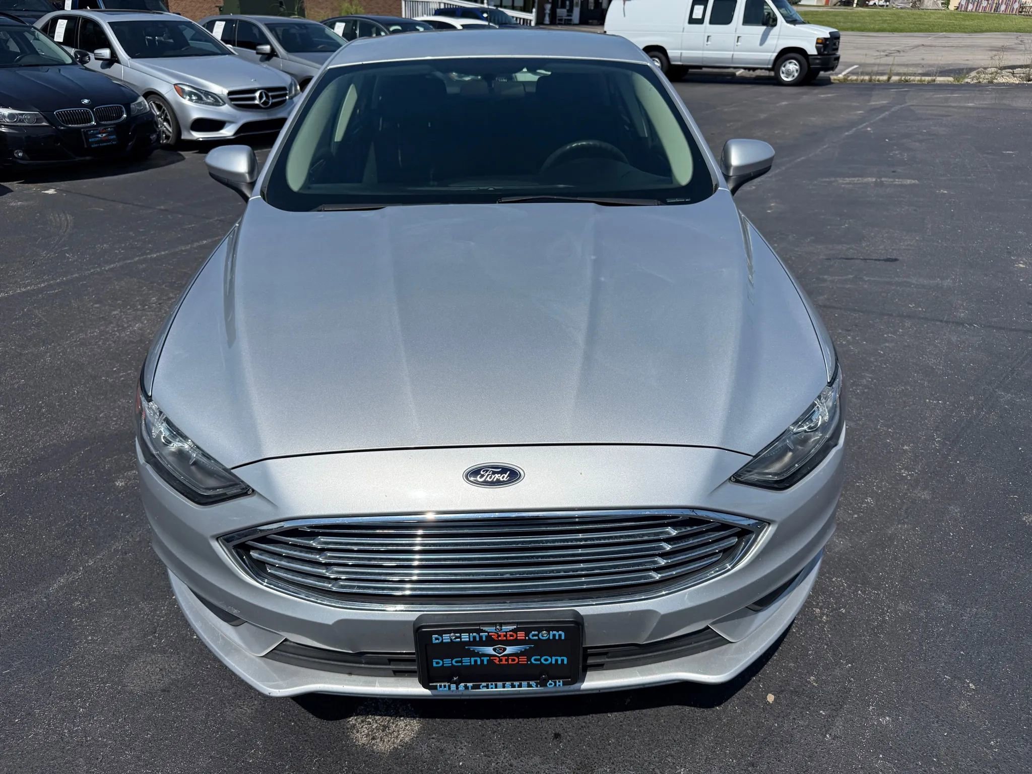 Used 2017 Ford Fusion SE w/ Fusion SE Technology Package image 9
