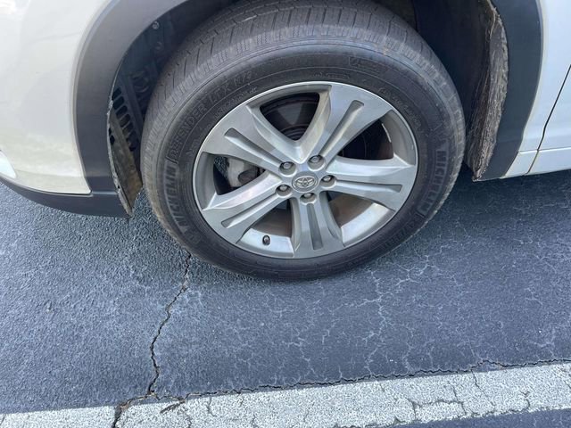 Used 2018 Toyota Highlander Limited FWD image 7