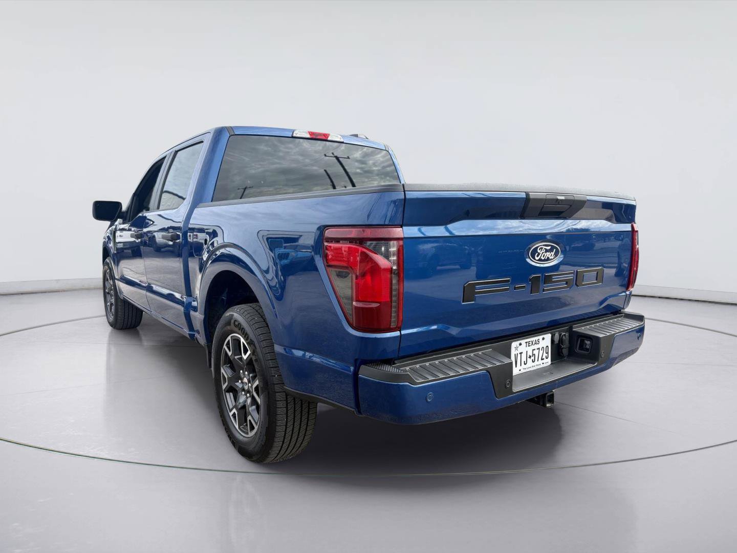 Used 2024 Ford F150 STX RWD image 5