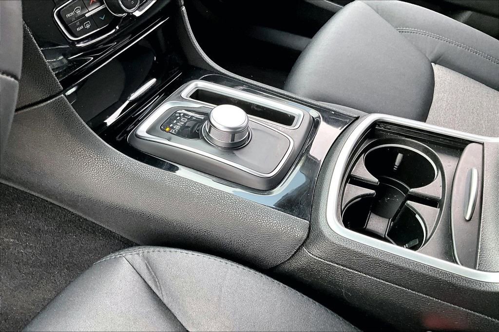 Used 2023 Chrysler 300 Touring w/ Sport Appearance Package image 13