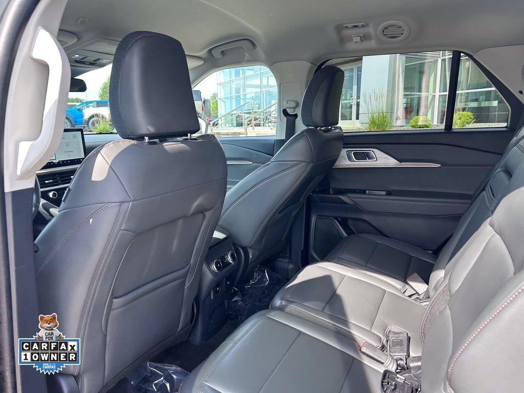 Certified 2025 Ford Explorer Active w/ Active Comfort Package AWD/4WD image 14