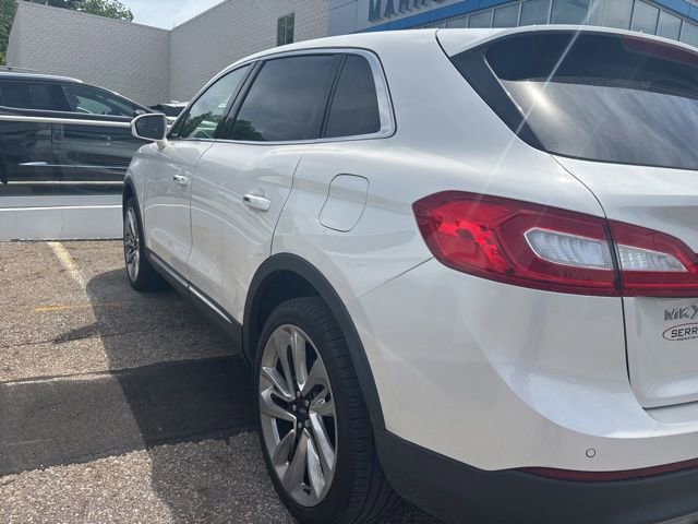 Used 2017 Lincoln MKX Premiere AWD/4WD image 3