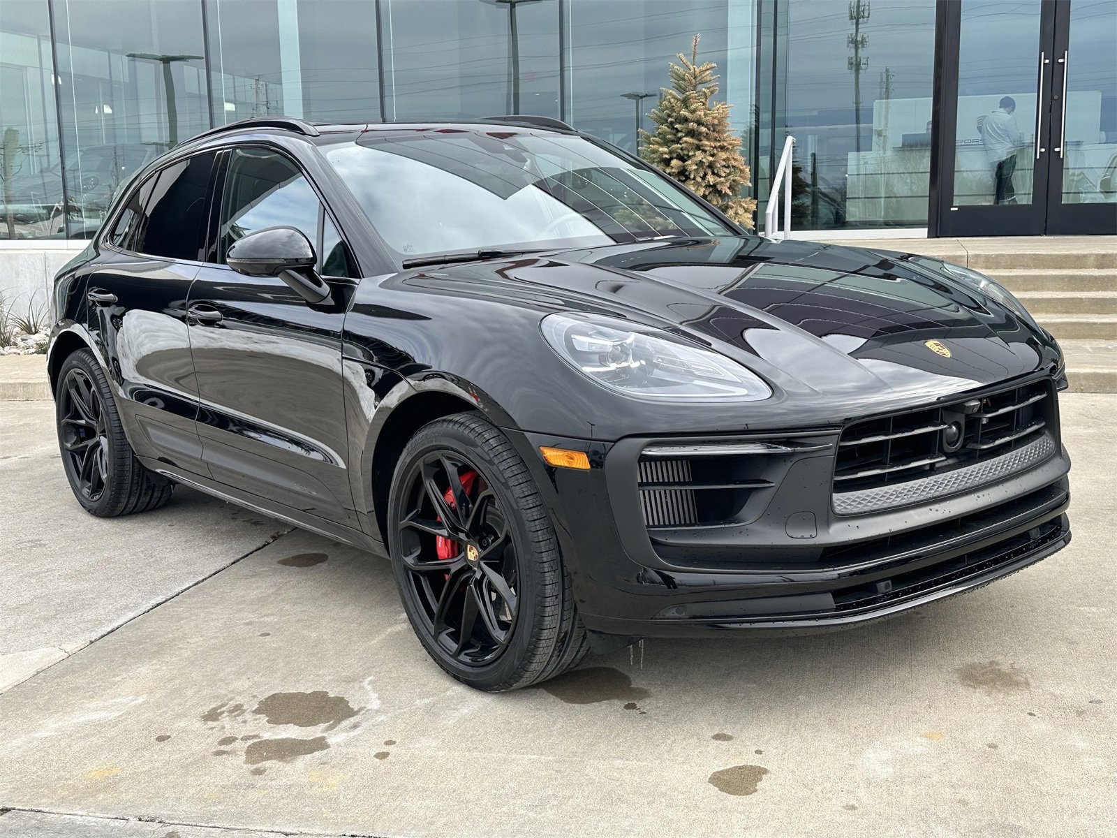 Certified 2024 Porsche Macan GTS image 9