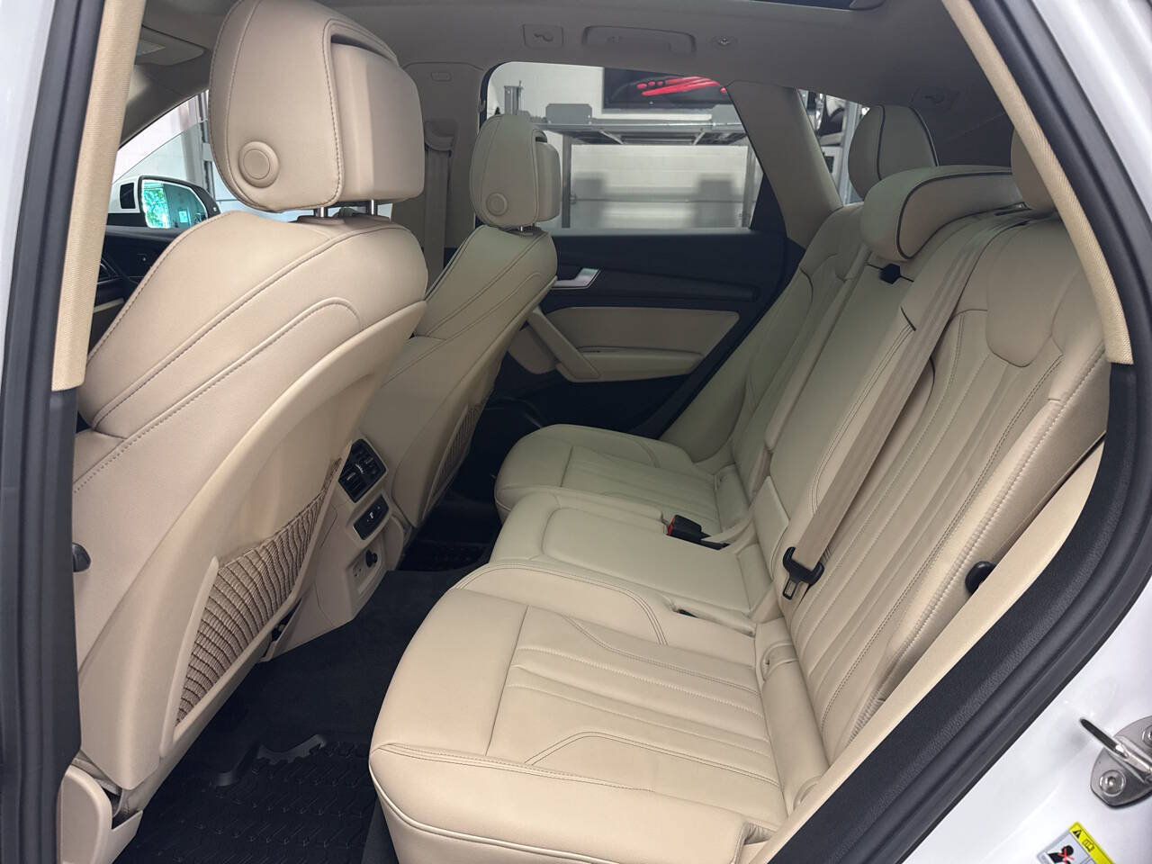 Used 2024 Audi Q5 2.0T Premium w/ Convenience Package AWD/4WD image 23