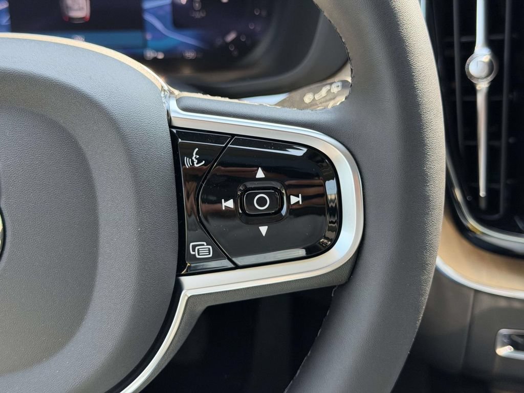 New 2026 Volvo XC60 B5 Ultra w/ Protection Package Premier AWD/4WD image 9