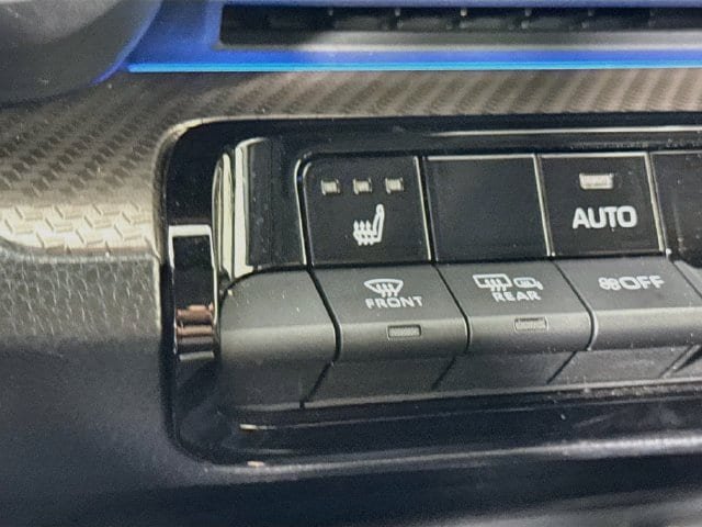 Certified 2025 Toyota Prius XLE FWD image 21