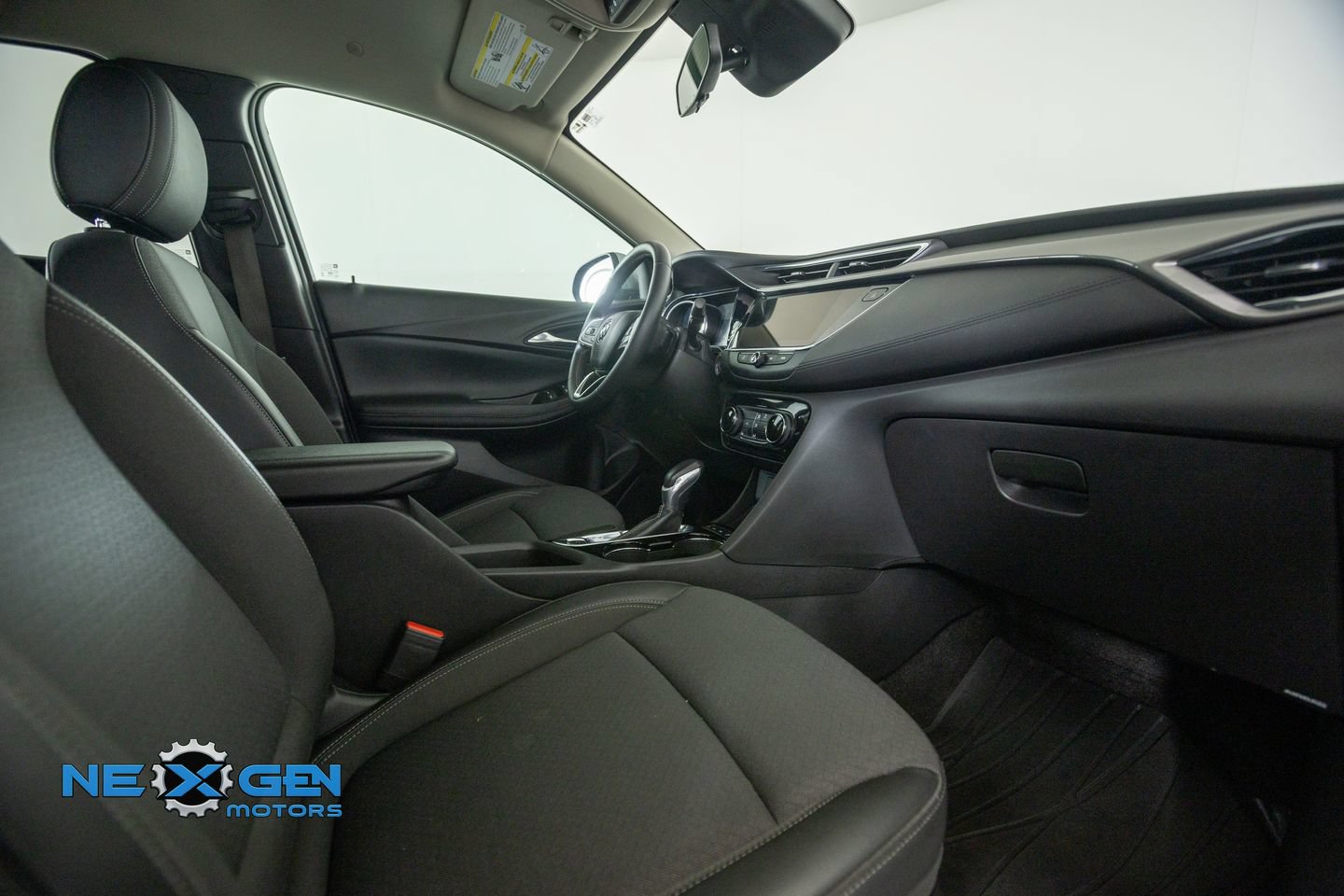 Used 2023 Buick Encore GX Preferred w/ Cold Weather Comfort Package AWD/4WD image 39