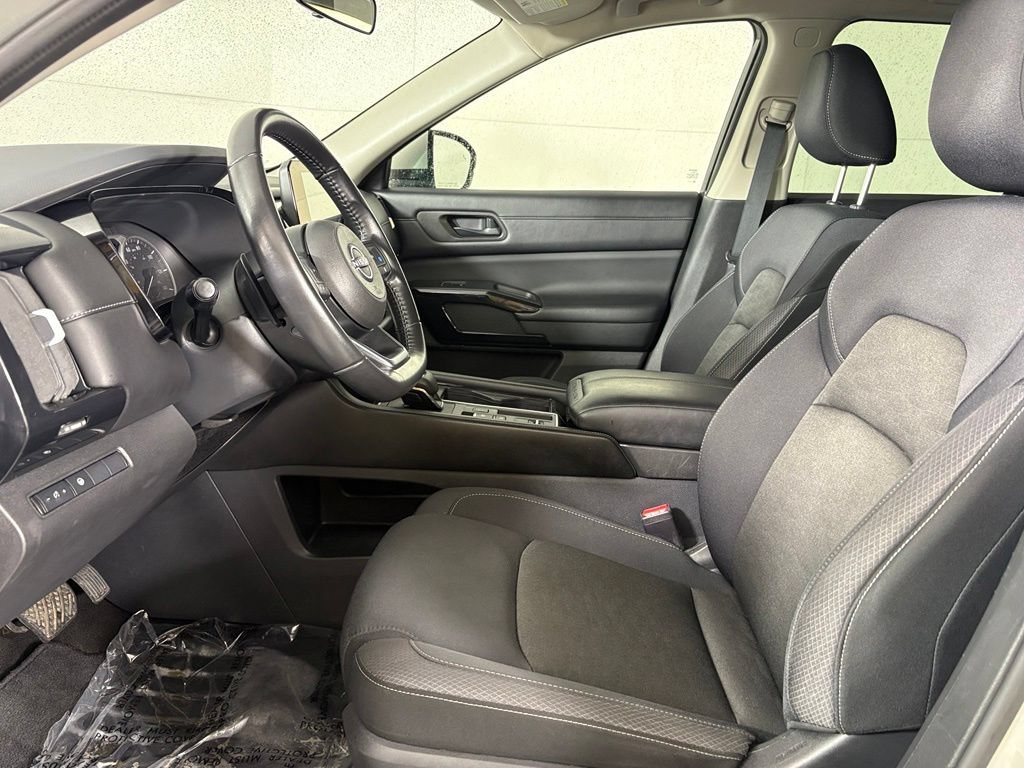 Used 2024 Nissan Pathfinder SV FWD image 22