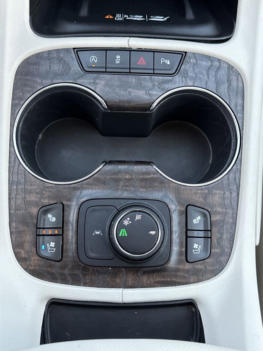 Used 2022 GMC Acadia Denali w/ Denali Technology Package image 34