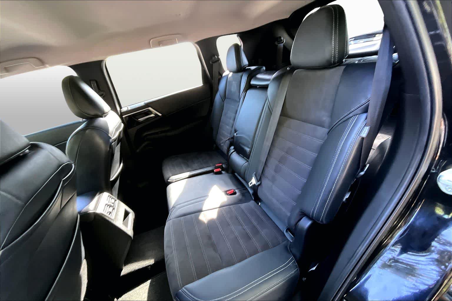 Used 2024 Mitsubishi Outlander SE FWD image 22