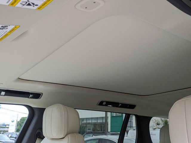 New 2026 Land Rover Range Rover Long Wheelbase SE AWD/4WD image 15