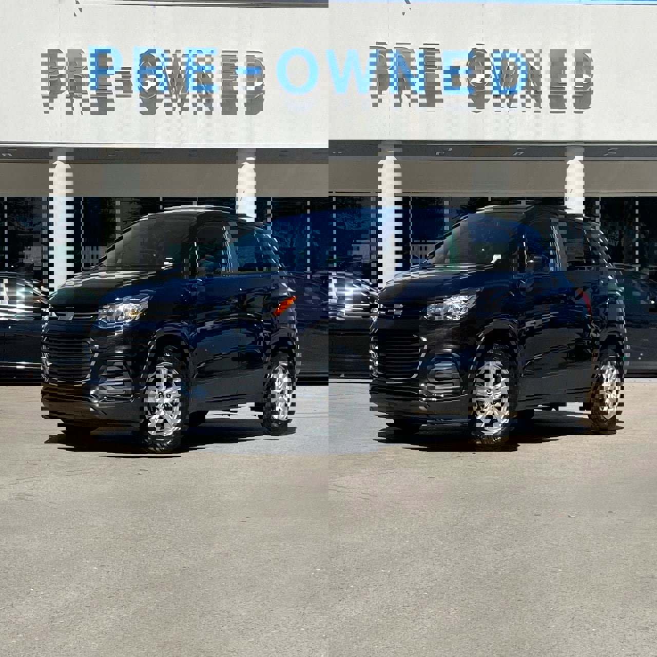 Used 2021 Chevrolet Trax LS w/ Tint and Cruise Package image 2